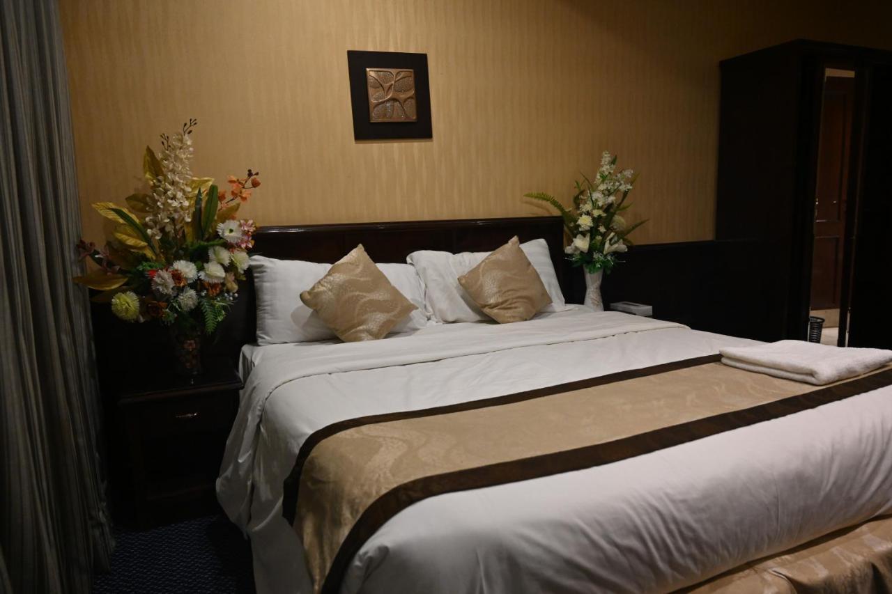Al Dawhatin Furnished Units 3*